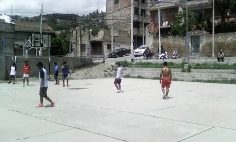 LOSA DEPORTIVA - BARRIOS ALTOS