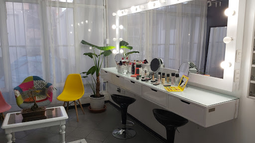 Thiami Makeup Studio