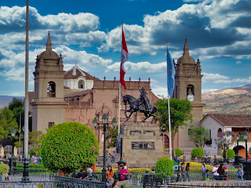 Huamanguina, Agencia de Publicidad y Marketing