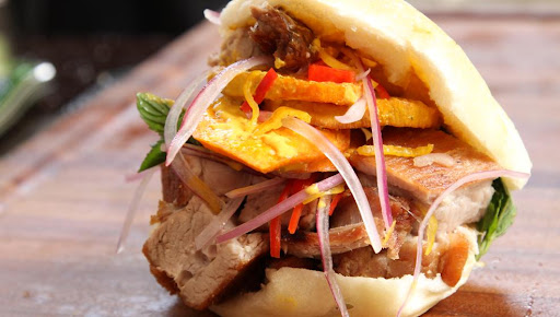 TAIKUCHI CHICHARRONERIA CAFÉ