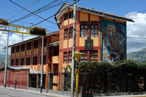 Escuela de Bellas Artes Felipe Guamán Poma de Ayala-Ayacucho