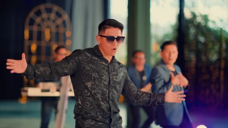 Bryan Auccasio: «El amor no es solo el fuego del principio, sino mantener las brasas encendidas»