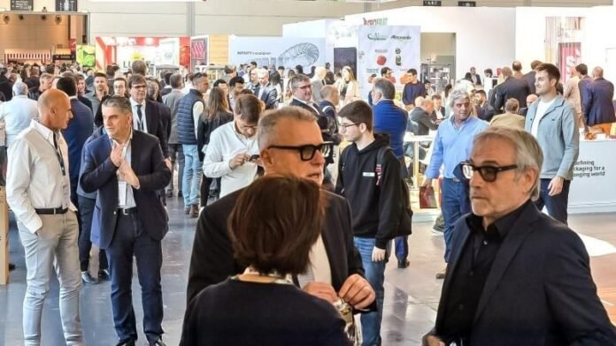 Delegaciones de Ayacucho y otras regiones avanzan en negocios internacionales tras participar en Macfrut 2026.