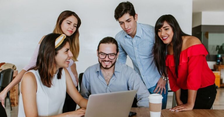 Horizonte Laboral advierte que algunas regulaciones, aunque buscan proteger a los trabajadores, estarían incentivando el uso de contratos temporales y dificultando el acceso a la formalidad.