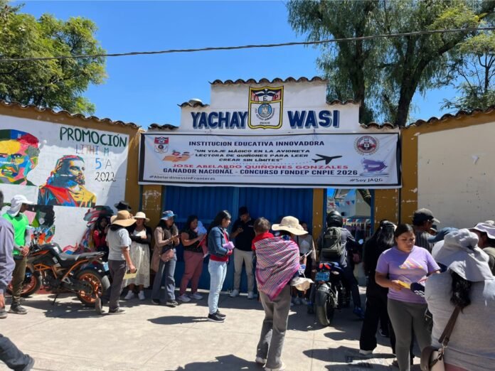 Padres de familia exigen al Gobierno Regional de Ayacucho autorizar la construcción de la zona de contingencia para evitar que el proyecto vuelva a paralizarse.