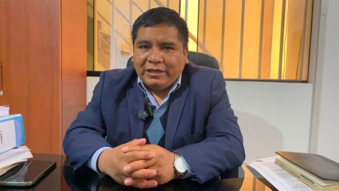 Consejero regional advirtió que varios centros poblados dependen de soluciones temporales para garantizar el abastecimiento, mientras persisten brechas en la infraestructura de saneamiento en distintos distritos de Ayacucho.