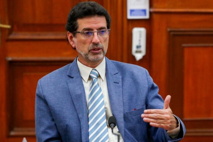 El líder empresarial Jorge Zapata advierte que las propuestas de cambiar la Constitución generan incertidumbre y frenan los nuevos proyectos en el país.