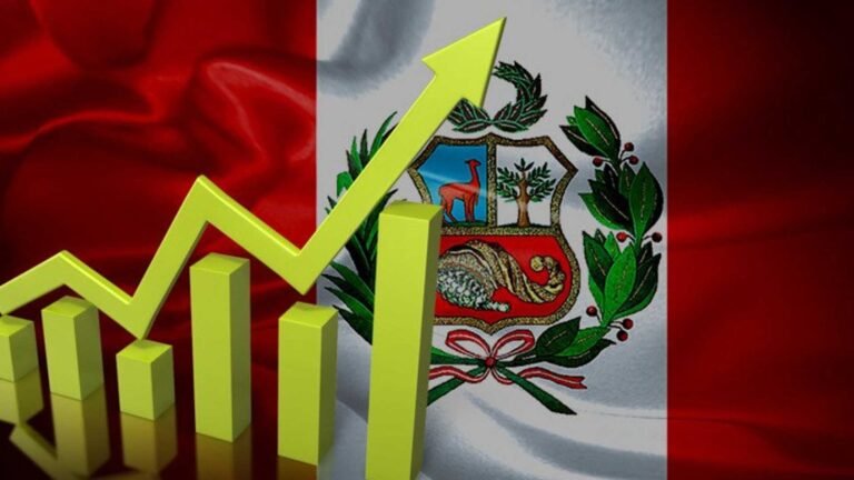 Informe sostiene que ampliar la actividad económica permitiría aumentar la recaudación y fortalecer la formalización.