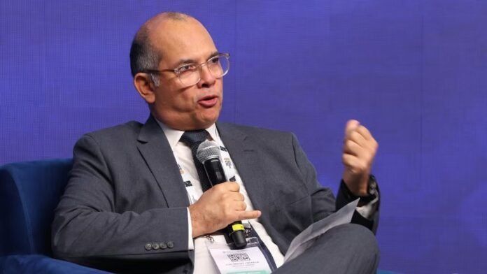 Luis Miguel Castilla señaló que el país aún tiene margen para aprovechar el ciclo favorable de minerales, pero advirtió que se requieren ajustes en gestión pública y uso de recursos.