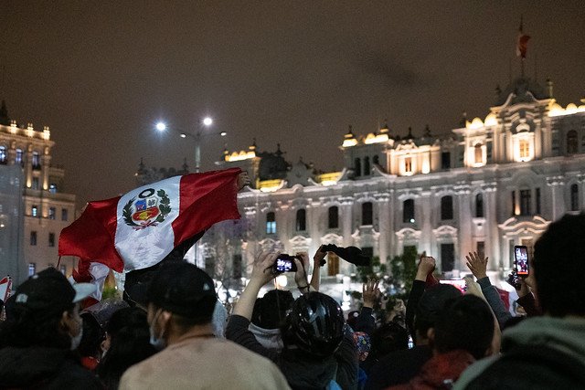 Un informe del PNUD advierte que la desconfianza en las instituciones, la inestabilidad política y la percepción de que el poder responde a intereses particulares están debilitando la relación entre ciudadanía y Estado. Un informe del PNUD advierte que la desconfianza en las instituciones, la inestabilidad política y la percepción de que el poder responde a intereses particulares están debilitando la relación entre ciudadanía y Estado.