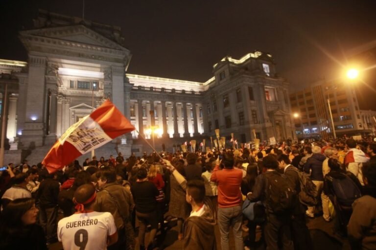 Luis Miguel Castilla advierte que, pese al buen desempeño económico, no hay margen para el triunfalismo, ya que el Fenómeno de El Niño podría presionar los precios, afectar la infraestructura y deteriorar las cuentas fiscales.