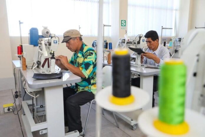 Una encuesta de la Sociedad Nacional de Industrias revela que la reducción de la inseguridad ciudadana es la principal demanda del sector, seguida por mantener la estabilidad económica y simplificar los trámites.