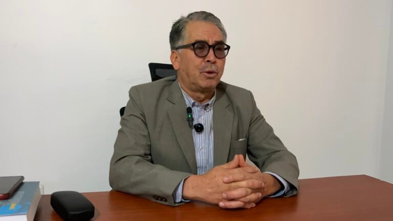 El consejero regional Valdez cuestionó el cierre del centro de formación y anunció una fiscalización para determinar las razones de la decisión adoptada por la UGEL Huamanga.