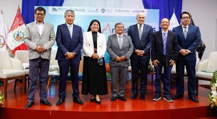 Entre enero y abril, el sector minero invirtió más de US$ 61 millones, creó más de 7,000 puestos de trabajo y aportó más de S/51 millones para gobiernos regionales y municipales. Entre enero y abril, el sector minero invirtió más de US$ 61 millones, creó más de 7,000 puestos de trabajo y aportó más de S/51 millones para gobiernos regionales y municipales.