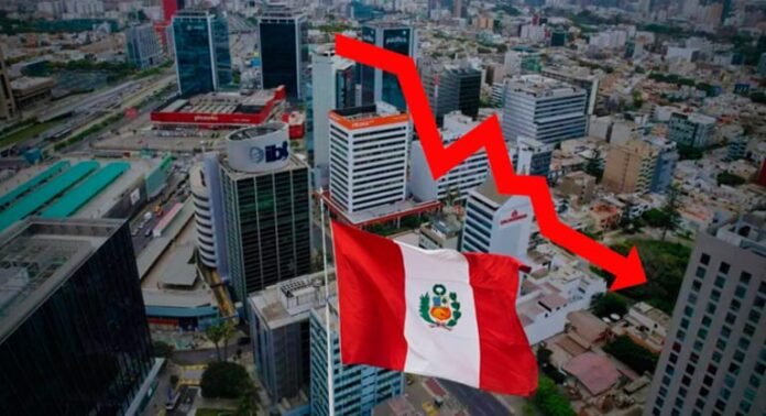 El país obtuvo 43,3 puntos en el Ranking Mundial de Competitividad 2026 y se mantiene en el puesto 60 de 70 economías evaluadas. La infraestructura, la institucionalidad y la productividad continúan entre sus principales rezagos.