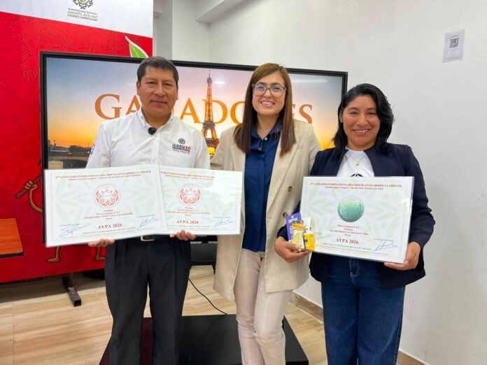 La empresa Warikao obtuvo una medalla de plata y dos reconocimientos en la categoría gourmet con productos elaborados a base de cacao chuncho del Vraem. La empresa Warikao obtuvo una medalla de plata y dos reconocimientos en la categoría gourmet con productos elaborados a base de cacao chuncho del Vraem.