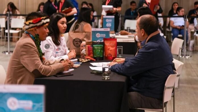 La rueda de negocios organizada por Produce reunió a productores de 11 regiones con empresas compradoras para impulsar nuevos mercados y fortalecer la cadena del cacao y chocolate. La rueda de negocios organizada por Produce reunió a productores de 11 regiones con empresas compradoras para impulsar nuevos mercados y fortalecer la cadena del cacao y chocolate.