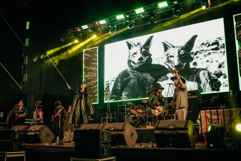 La banda se presentará este lunes 27 de julio en Pukllay, luego de participar en la Fête de la Musique 2026 de Cusco, compartiendo escenario con agrupaciones de distintas regiones del país
