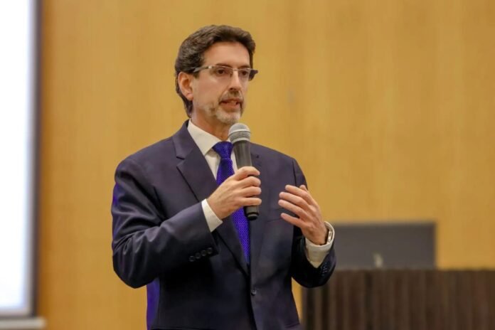 El gremio empresarial sostiene que mejorar la gestión del Estado será clave para ejecutar las medidas anunciadas por el nuevo Gobierno. El gremio empresarial sostiene que mejorar la gestión del Estado será clave para ejecutar las medidas anunciadas por el nuevo Gobierno.
