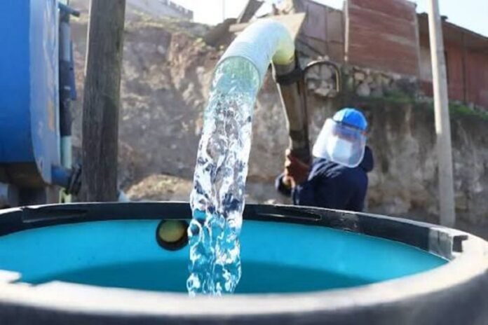El titular del Ministerio de Vivienda, Construcción y Saneamiento informó que el acceso al agua potable será una de las principales prioridades de su gestión y alertó sobre el déficit de 1 millón 200,000 viviendas en el país.