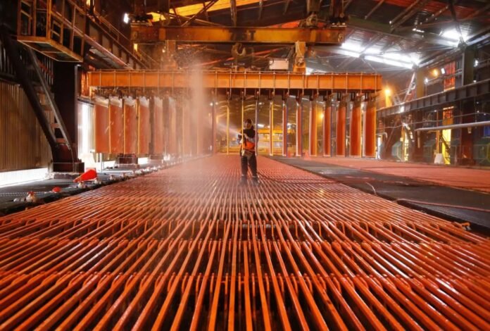El organismo afirma que los elevados precios del cobre y el oro ofrecen una oportunidad para fortalecer la inversión pública y promover un desarrollo económico sostenible.