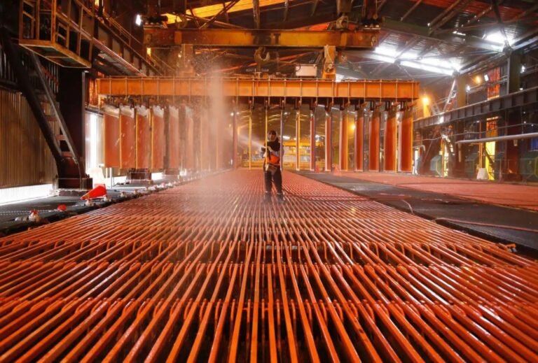 El organismo afirma que los elevados precios del cobre y el oro ofrecen una oportunidad para fortalecer la inversión pública y promover un desarrollo económico sostenible.