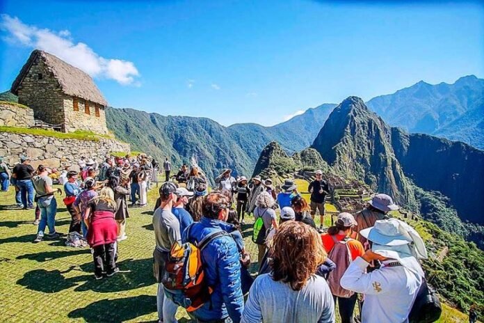 Perucámaras considera que la medida incentivará los viajes internos y favorecerá a diversos sectores económicos vinculados con la actividad turística.