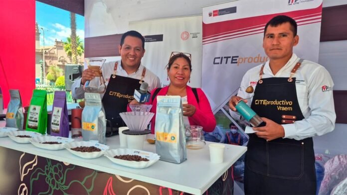 La iniciativa plantea articular la formación técnica con instituciones especializadas para ampliar las oportunidades de los jóvenes y adultos que se capacitan en la cadena del café.