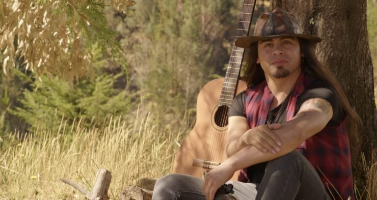 Desde Ayacucho, Lluqi reinterpreta un clásico de la música chumbivilcana