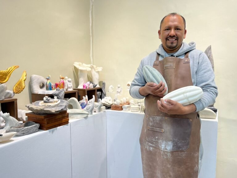 Las piezas elaboradas por el maestro artesano Jhonny Romaní se comercializan en Lima y han llegado a países como Francia, Italia, Alemania, Rusia y Dinamarca.
