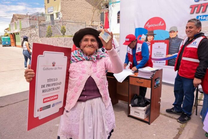 La región recibió 1144 títulos de propiedad como parte de la entrega nacional de 8173 documentos. También se formalizaron terrenos para educación, salud y seguridad ciudadana.