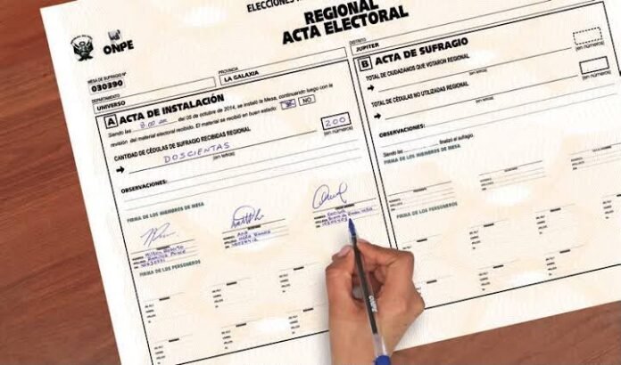 Tras el cierre de las mesas comienza la revisión de las actas y la resolución de posibles observaciones. En algunos casos, las cédulas deberán volver a contarse en una audiencia pública.