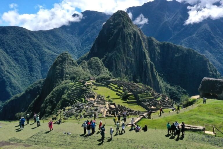 El Mincetur plantea articular la conservación del patrimonio, la conectividad y los servicios para ofrecer mejores experiencias. La Hoja de Ruta de Economía Circular en el Sector Turismo establece objetivos al 2030.
