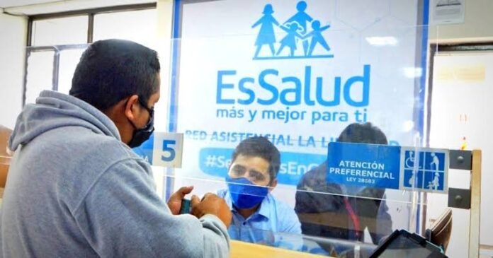 La espera para una cita de consulta externa en EsSalud pasó de 10.4 a 25.2 días entre 2019 y 2025, mientras la participación de jóvenes entre los asegurados bajó de 21.2% a 19.5%. La espera para una cita de consulta externa en EsSalud pasó de 10.4 a 25.2 días entre 2019 y 2025, mientras la participación de jóvenes entre los asegurados bajó de 21.2% a 19.5%.