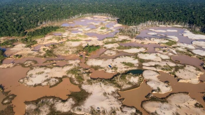 Perú enfrenta una expansión geográfica de la minería informal e ilegal y la consolidación de nuevos corredores.