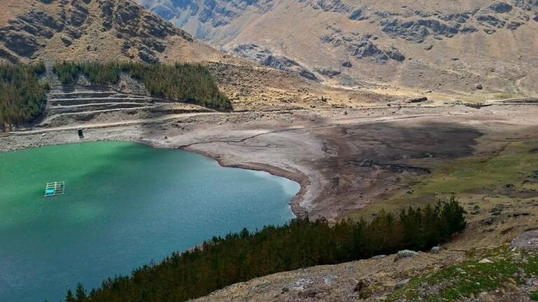 La falta de lluvias y los incendios forestales en las zonas altas mantienen en alerta a la población por el estado de este ecosistema, importante para el abastecimiento de agua y las actividades agrícolas y ganaderas.