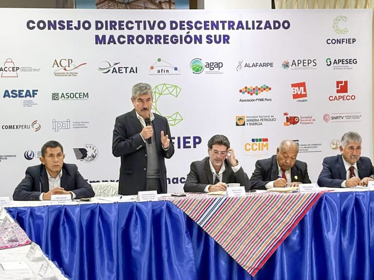 La posible disminución de las lluvias amenaza la productividad de la quinua y otros cultivos de las zonas altoandinas, por lo que se planteó adoptar medidas preventivas para garantizar el agua y el abastecimiento de productos.